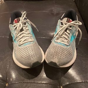 Brooks Women’s Gray and Blue Adrenaline Athletic Shoes 10